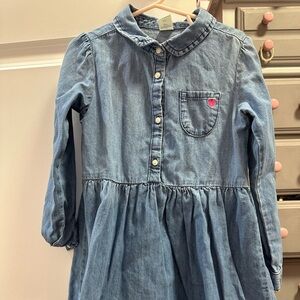 OshKosh chambray Hutton up long sleeved dress. Size 5T